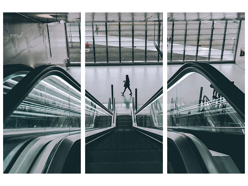 3-piece-canvas-print-at-the-airport